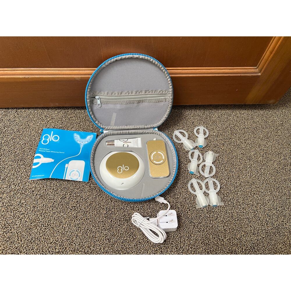 Glo Science Teeth Whitening Device w/ Travel Case + Gel Pods